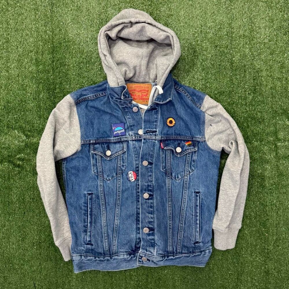 Y2K Levi's blue denim jacket with gray sleeves and hood